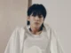 Jungkook, interprète de la chanson de fan