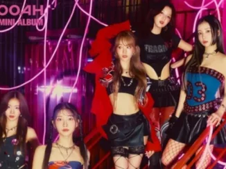 Wooah interprète Girls Love Boys, un titre identique au single de DXMON