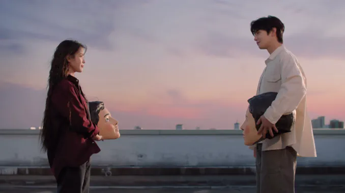 IU et Cha Eun-woo réunis sur le MV de 'A Beautiful Person' IU et Cha Eun-woo réunis sur le MV de 'A Beautiful Person'