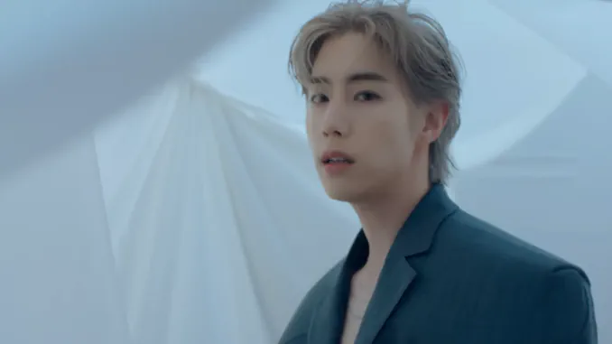 Mark Tuan, le MV de High As You Mark Tuan, le MV de High As You