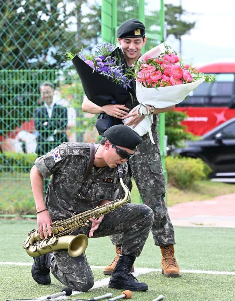 bts army,bts fin service militaire,bts rm,bts v