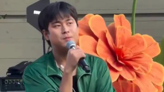 Lee Moo-jin Black and White Singers Lee Moo-jin, parmi les idols pressenties pour la nouvelle émission de Netflix Black and White Singers