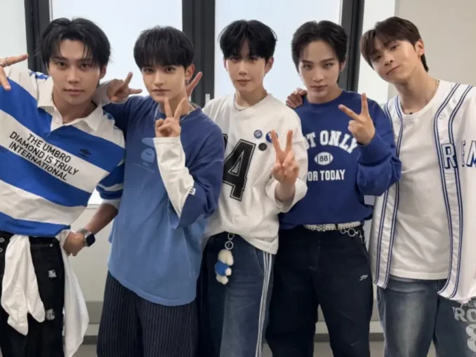 Les membres de BAE173 avant leur départ de PocketDol Studio